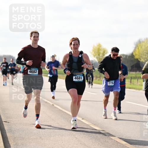 12.04.2026 - 45. Internationalen Wilhelmsburger Insellauf Dr. Thomas Lammeyer http://msf.ph/oto/9444896 12.04.2026 10:20:32 Laufen 4682, 4681, 2784, 3363 meine-sportfotos.de
