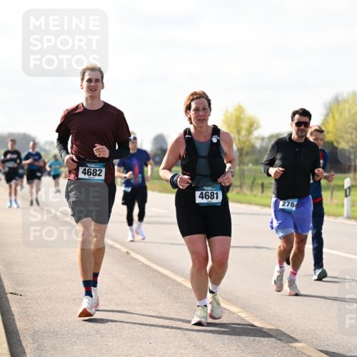 12.04.2026 - 45. Internationalen Wilhelmsburger Insellauf Dr. Thomas Lammeyer http://msf.ph/oto/9444898 12.04.2026 10:20:32 Laufen 4682, 4681, 2784, 3363 meine-sportfotos.de
