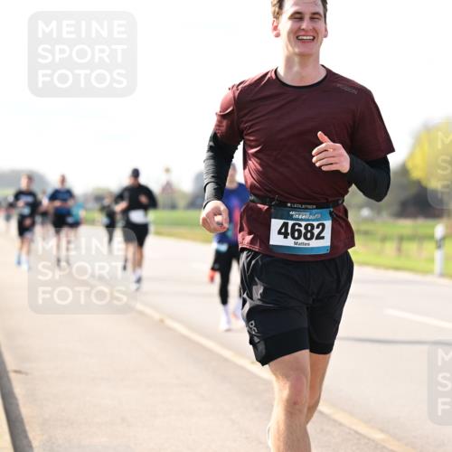 12.04.2026 - 45. Internationalen Wilhelmsburger Insellauf Dr. Thomas Lammeyer http://msf.ph/oto/9444905 12.04.2026 10:20:34 Laufen 4682 meine-sportfotos.de