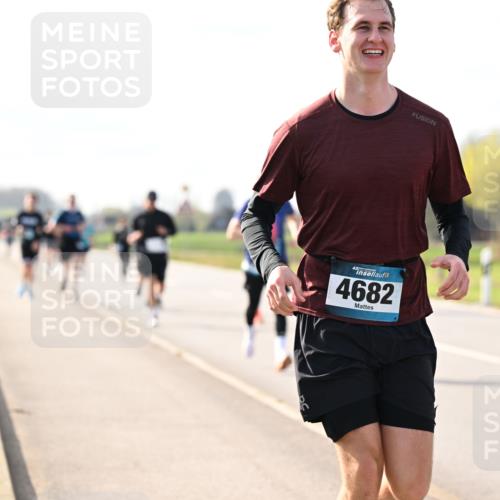 12.04.2026 - 45. Internationalen Wilhelmsburger Insellauf Dr. Thomas Lammeyer http://msf.ph/oto/9444906 12.04.2026 10:20:34 Laufen 45, 4682 meine-sportfotos.de