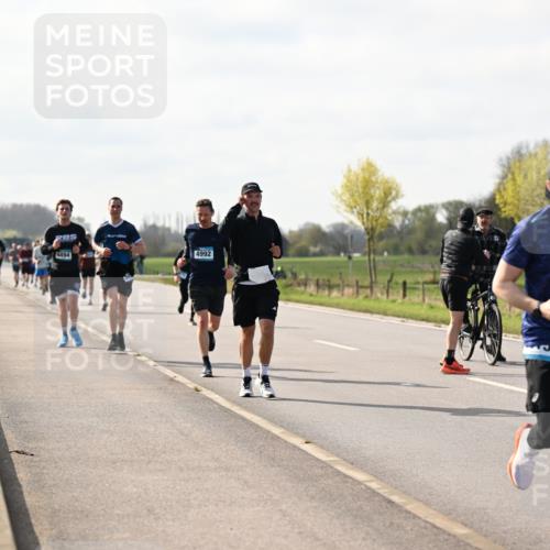 12.04.2026 - 45. Internationalen Wilhelmsburger Insellauf Dr. Thomas Lammeyer http://msf.ph/oto/9444917 12.04.2026 10:20:36 Laufen 4494, 4992 meine-sportfotos.de