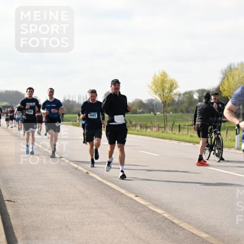 12.04.2026 - 45. Internationalen Wilhelmsburger Insellauf Dr. Thomas Lammeyer http://msf.ph/oto/9444918 12.04.2026 10:20:37 Laufen 4494, 4992 meine-sportfotos.de