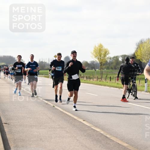 12.04.2026 - 45. Internationalen Wilhelmsburger Insellauf Dr. Thomas Lammeyer http://msf.ph/oto/9444919 12.04.2026 10:20:37 Laufen 4494, 4992, 15 meine-sportfotos.de