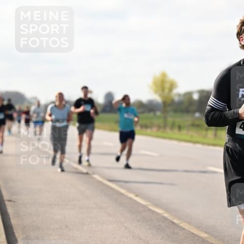 12.04.2026 - 45. Internationalen Wilhelmsburger Insellauf Dr. Thomas Lammeyer http://msf.ph/oto/9444958 12.04.2026 10:20:44 Laufen 4494 meine-sportfotos.de