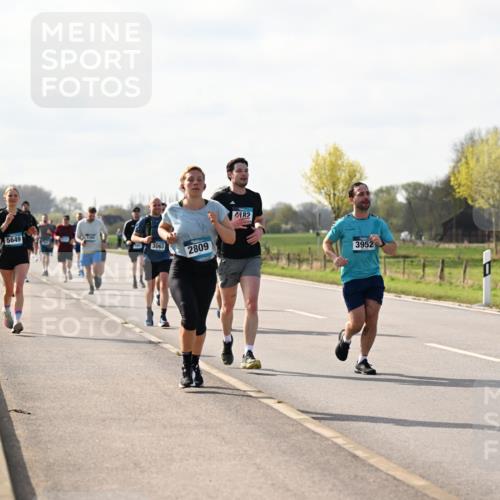 12.04.2026 - 45. Internationalen Wilhelmsburger Insellauf Dr. Thomas Lammeyer http://msf.ph/oto/9444967 12.04.2026 10:20:45 Laufen 5649, 3063, 2809, 1, 182, 3952 meine-sportfotos.de
