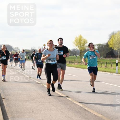 12.04.2026 - 45. Internationalen Wilhelmsburger Insellauf Dr. Thomas Lammeyer http://msf.ph/oto/9444969 12.04.2026 10:20:46 Laufen 5649, 3063, 2809, 4182, 3952 meine-sportfotos.de