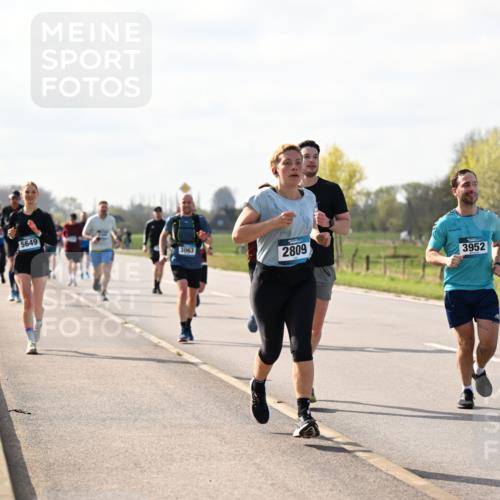 12.04.2026 - 45. Internationalen Wilhelmsburger Insellauf Dr. Thomas Lammeyer http://msf.ph/oto/9444975 12.04.2026 10:20:47 Laufen 5649, 3063, 2809, 3952 meine-sportfotos.de