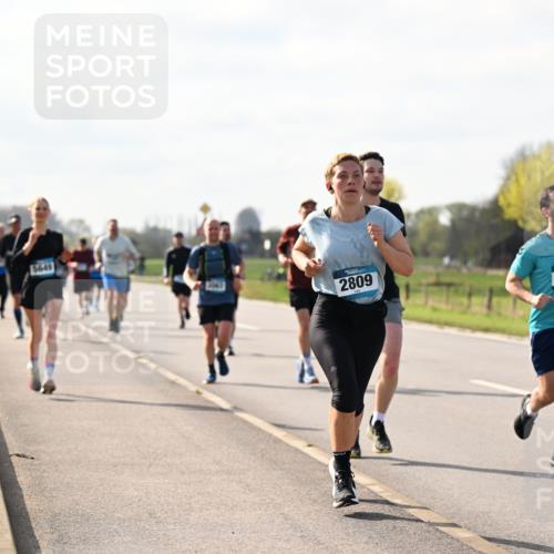 12.04.2026 - 45. Internationalen Wilhelmsburger Insellauf Dr. Thomas Lammeyer http://msf.ph/oto/9444977 12.04.2026 10:20:47 Laufen 5649, 2809, 3952 meine-sportfotos.de