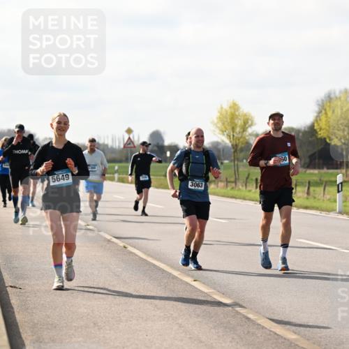 12.04.2026 - 45. Internationalen Wilhelmsburger Insellauf Dr. Thomas Lammeyer http://msf.ph/oto/9444989 12.04.2026 10:20:49 Laufen 5649, 5360, 3063, 50 meine-sportfotos.de