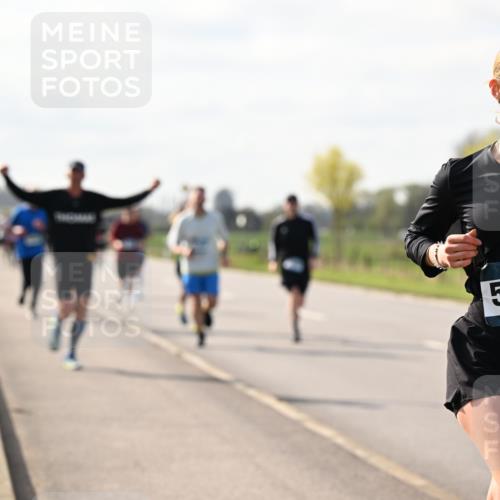 12.04.2026 - 45. Internationalen Wilhelmsburger Insellauf Dr. Thomas Lammeyer http://msf.ph/oto/9445003 12.04.2026 10:20:51 Laufen 45, 5649, 3063 meine-sportfotos.de