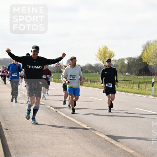 12.04.2026 - 45. Internationalen Wilhelmsburger Insellauf Dr. Thomas Lammeyer http://msf.ph/oto/9445007 12.04.2026 10:20:52 Laufen 5466, 3722, 5360, 3566 meine-sportfotos.de