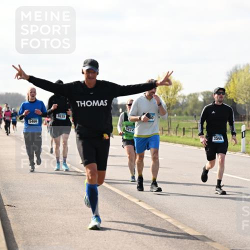 12.04.2026 - 45. Internationalen Wilhelmsburger Insellauf Dr. Thomas Lammeyer http://msf.ph/oto/9445014 12.04.2026 10:20:53 Laufen 5466, 3635, 5272, 60, 3566 meine-sportfotos.de