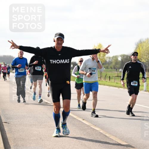 12.04.2026 - 45. Internationalen Wilhelmsburger Insellauf Dr. Thomas Lammeyer http://msf.ph/oto/9445015 12.04.2026 10:20:53 Laufen 5466, 3635, 272, 5360, 3566 meine-sportfotos.de