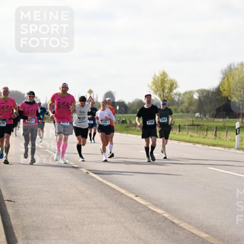 12.04.2026 - 45. Internationalen Wilhelmsburger Insellauf Dr. Thomas Lammeyer http://msf.ph/oto/9445050 12.04.2026 10:21:03 Laufen 031, 4331, 5664, 5578, 414, 4336, 4768 meine-sportfotos.de