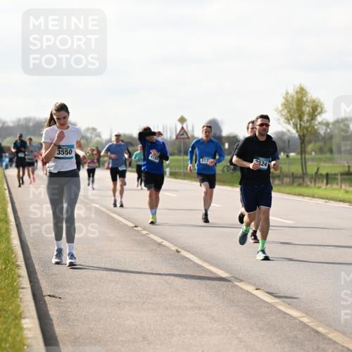 12.04.2026 - 45. Internationalen Wilhelmsburger Insellauf Dr. Thomas Lammeyer http://msf.ph/oto/9445117 12.04.2026 10:21:20 Laufen 3550, 4185, 217, 2524 meine-sportfotos.de
