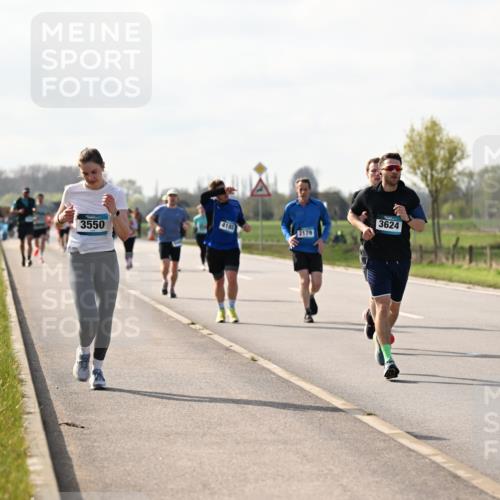 12.04.2026 - 45. Internationalen Wilhelmsburger Insellauf Dr. Thomas Lammeyer http://msf.ph/oto/9445119 12.04.2026 10:21:20 Laufen 3624, 4185, 2179, 3550 meine-sportfotos.de