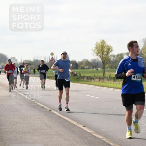 12.04.2026 - 45. Internationalen Wilhelmsburger Insellauf Dr. Thomas Lammeyer http://msf.ph/oto/9445132 12.04.2026 10:21:25 Laufen 2176, 5445, 4185, 2 meine-sportfotos.de