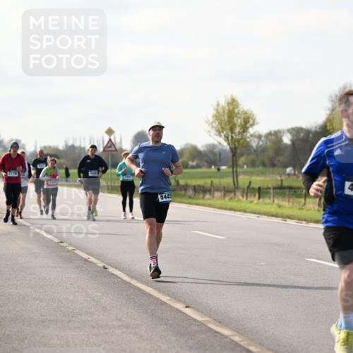 12.04.2026 - 45. Internationalen Wilhelmsburger Insellauf Dr. Thomas Lammeyer http://msf.ph/oto/9445135 12.04.2026 10:21:25 Laufen 2176, 5445, 4185 meine-sportfotos.de