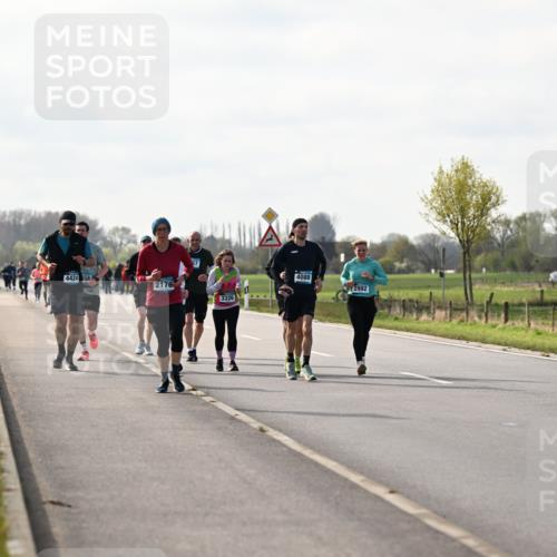 12.04.2026 - 45. Internationalen Wilhelmsburger Insellauf Dr. Thomas Lammeyer http://msf.ph/oto/9445141 12.04.2026 10:21:28 Laufen 4424, 58, 2176, 3326, 4088, 2992 meine-sportfotos.de