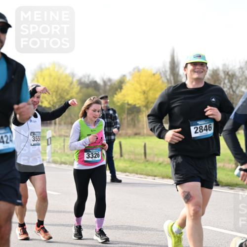 12.04.2026 - 45. Internationalen Wilhelmsburger Insellauf Dr. Thomas Lammeyer http://msf.ph/oto/9445171 12.04.2026 10:21:34 Laufen 4424, 3556, 3326, 2846, 4088 meine-sportfotos.de