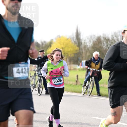 12.04.2026 - 45. Internationalen Wilhelmsburger Insellauf Dr. Thomas Lammeyer http://msf.ph/oto/9445174 12.04.2026 10:21:35 Laufen 3357, 4424, 3326, 2846 meine-sportfotos.de