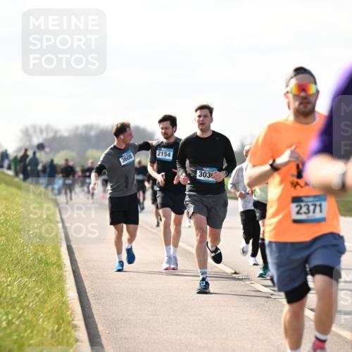 12.04.2026 - 45. Internationalen Wilhelmsburger Insellauf Dr. Thomas Lammeyer http://msf.ph/oto/9445230 12.04.2026 10:22:17 Laufen 3608, 2154, 303, 2371 meine-sportfotos.de