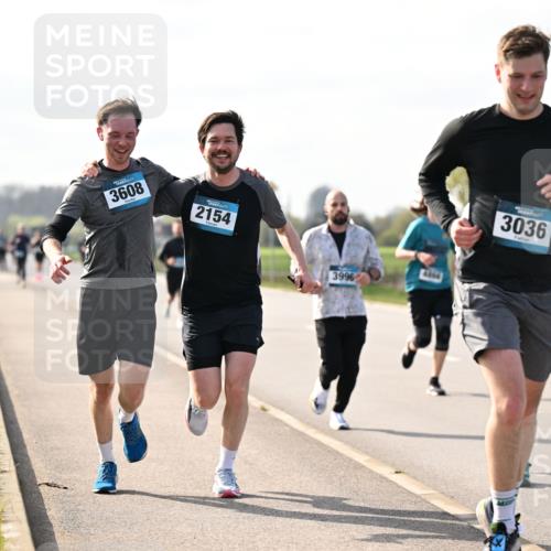 12.04.2026 - 45. Internationalen Wilhelmsburger Insellauf Dr. Thomas Lammeyer http://msf.ph/oto/9445257 12.04.2026 10:22:21 Laufen 3608, 2154, 3996, 4666, 3036 meine-sportfotos.de