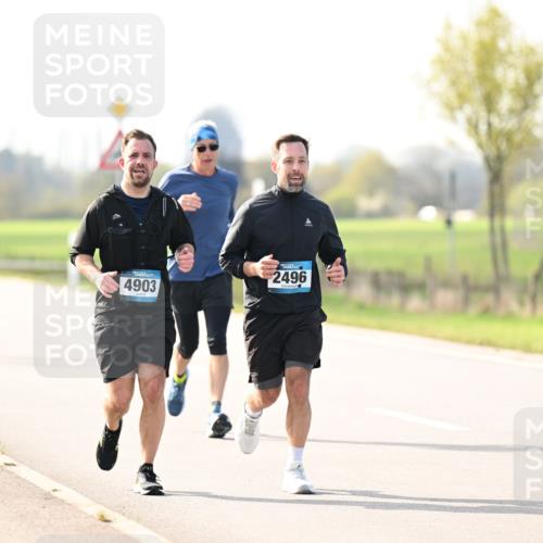 12.04.2026 - 45. Internationalen Wilhelmsburger Insellauf Dr. Thomas Lammeyer http://msf.ph/oto/9445278 12.04.2026 10:22:27 Laufen 4903, 2496 meine-sportfotos.de