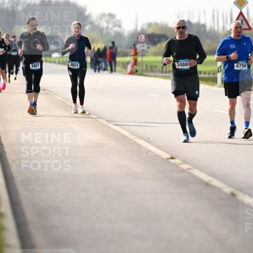 12.04.2026 - 45. Internationalen Wilhelmsburger Insellauf Dr. Thomas Lammeyer http://msf.ph/oto/9445291 12.04.2026 10:22:30 Laufen 3887, 3923, 3488, 4756 meine-sportfotos.de
