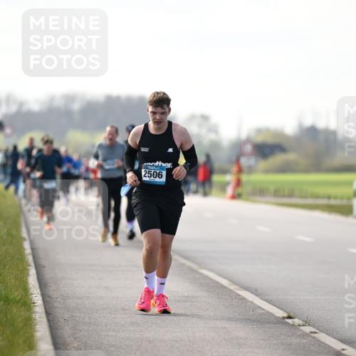 12.04.2026 - 45. Internationalen Wilhelmsburger Insellauf Dr. Thomas Lammeyer http://msf.ph/oto/9445339 12.04.2026 10:22:43 Laufen 2506 meine-sportfotos.de