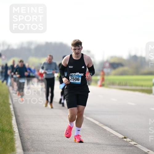 12.04.2026 - 45. Internationalen Wilhelmsburger Insellauf Dr. Thomas Lammeyer http://msf.ph/oto/9445344 12.04.2026 10:22:44 Laufen 2506 meine-sportfotos.de