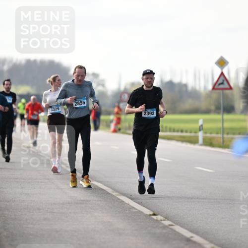 12.04.2026 - 45. Internationalen Wilhelmsburger Insellauf Dr. Thomas Lammeyer http://msf.ph/oto/9445364 12.04.2026 10:22:48 Laufen 3039, 3329, 2855, 2392 meine-sportfotos.de