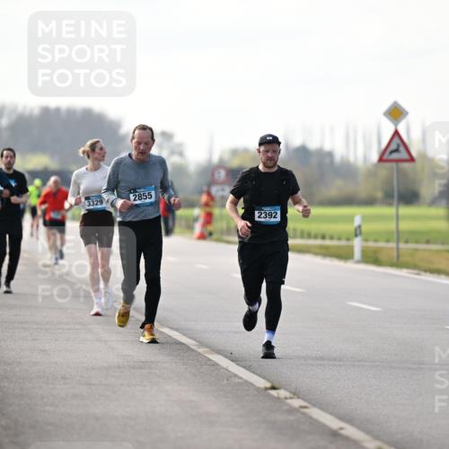12.04.2026 - 45. Internationalen Wilhelmsburger Insellauf Dr. Thomas Lammeyer http://msf.ph/oto/9445365 12.04.2026 10:22:48 Laufen 3039, 3329, 2855, 2392 meine-sportfotos.de