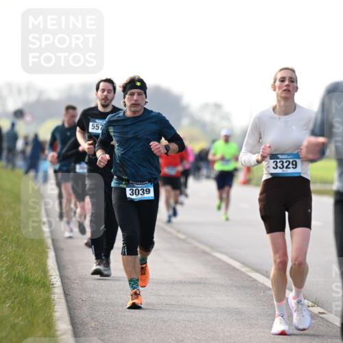 12.04.2026 - 45. Internationalen Wilhelmsburger Insellauf Dr. Thomas Lammeyer http://msf.ph/oto/9445401 12.04.2026 10:22:55 Laufen 557, 3039, 2855, 3329 meine-sportfotos.de