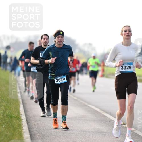 12.04.2026 - 45. Internationalen Wilhelmsburger Insellauf Dr. Thomas Lammeyer http://msf.ph/oto/9445403 12.04.2026 10:22:55 Laufen 3039, 3329, 2855 meine-sportfotos.de