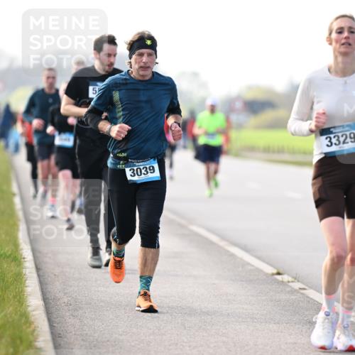 12.04.2026 - 45. Internationalen Wilhelmsburger Insellauf Dr. Thomas Lammeyer http://msf.ph/oto/9445409 12.04.2026 10:22:56 Laufen 3039, 3329 meine-sportfotos.de
