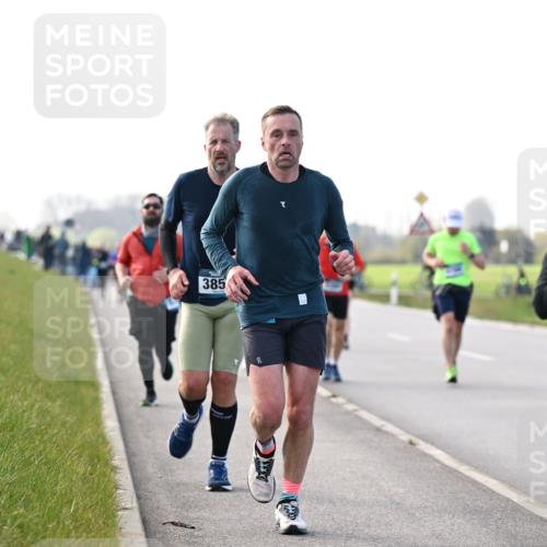 12.04.2026 - 45. Internationalen Wilhelmsburger Insellauf Dr. Thomas Lammeyer http://msf.ph/oto/9445421 12.04.2026 10:23:04 Laufen 385, 3049 meine-sportfotos.de