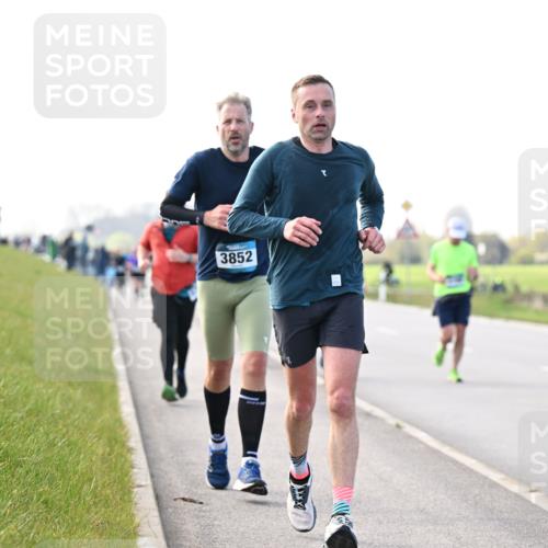 12.04.2026 - 45. Internationalen Wilhelmsburger Insellauf Dr. Thomas Lammeyer http://msf.ph/oto/9445425 12.04.2026 10:23:04 Laufen 3852 meine-sportfotos.de