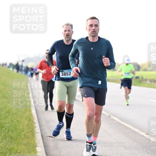 12.04.2026 - 45. Internationalen Wilhelmsburger Insellauf Dr. Thomas Lammeyer http://msf.ph/oto/9445427 12.04.2026 10:23:04 Laufen 3852 meine-sportfotos.de