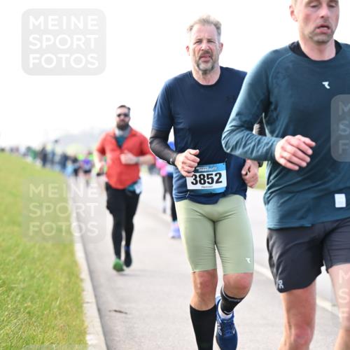 12.04.2026 - 45. Internationalen Wilhelmsburger Insellauf Dr. Thomas Lammeyer http://msf.ph/oto/9445431 12.04.2026 10:23:06 Laufen 3852 meine-sportfotos.de