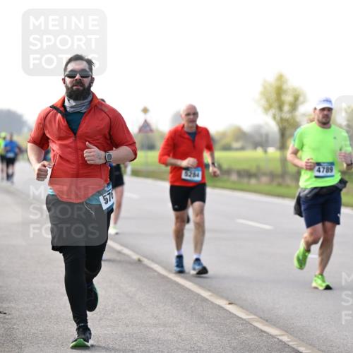 12.04.2026 - 45. Internationalen Wilhelmsburger Insellauf Dr. Thomas Lammeyer http://msf.ph/oto/9445442 12.04.2026 10:23:08 Laufen 5284, 576, 4789 meine-sportfotos.de