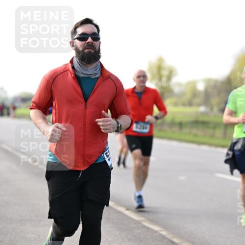 12.04.2026 - 45. Internationalen Wilhelmsburger Insellauf Dr. Thomas Lammeyer http://msf.ph/oto/9445450 12.04.2026 10:23:09 Laufen 57, 62184, 4789 meine-sportfotos.de