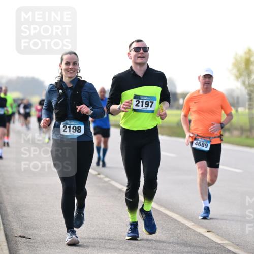 12.04.2026 - 45. Internationalen Wilhelmsburger Insellauf Dr. Thomas Lammeyer http://msf.ph/oto/9445552 12.04.2026 10:23:30 Laufen 2198, 2197, 4689 meine-sportfotos.de