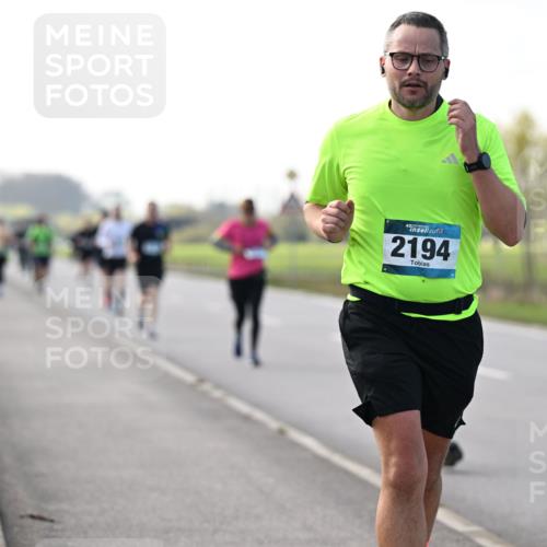 12.04.2026 - 45. Internationalen Wilhelmsburger Insellauf Dr. Thomas Lammeyer http://msf.ph/oto/9445591 12.04.2026 10:23:41 Laufen 2194, 3459 meine-sportfotos.de