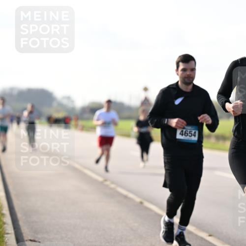12.04.2026 - 45. Internationalen Wilhelmsburger Insellauf Dr. Thomas Lammeyer http://msf.ph/oto/9447433 12.04.2026 10:29:58 Laufen 4654, 2389 meine-sportfotos.de