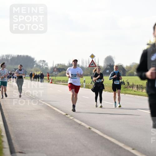 12.04.2026 - 45. Internationalen Wilhelmsburger Insellauf Dr. Thomas Lammeyer http://msf.ph/oto/9447434 12.04.2026 10:29:59 Laufen 5298, 3044, 3045 meine-sportfotos.de