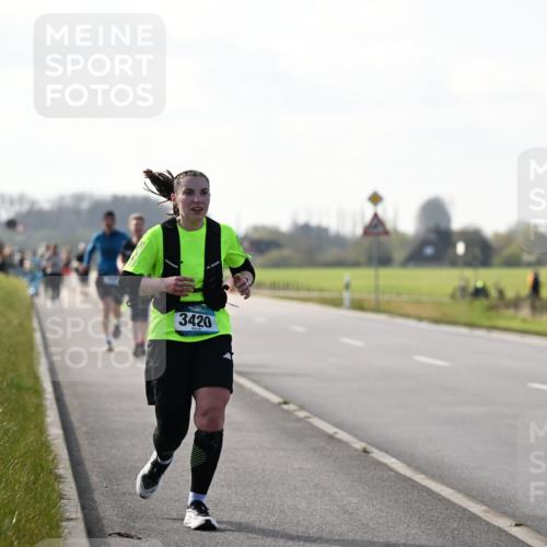 12.04.2026 - 45. Internationalen Wilhelmsburger Insellauf Dr. Thomas Lammeyer http://msf.ph/oto/9447477 12.04.2026 10:30:16 Laufen 3420 meine-sportfotos.de