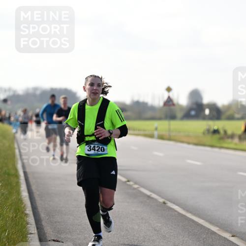 12.04.2026 - 45. Internationalen Wilhelmsburger Insellauf Dr. Thomas Lammeyer http://msf.ph/oto/9447480 12.04.2026 10:30:16 Laufen 3420 meine-sportfotos.de
