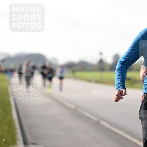 12.04.2026 - 45. Internationalen Wilhelmsburger Insellauf Dr. Thomas Lammeyer http://msf.ph/oto/9447518 12.04.2026 10:30:26 Laufen 2989 meine-sportfotos.de