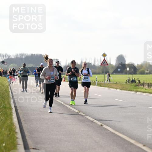 12.04.2026 - 45. Internationalen Wilhelmsburger Insellauf Dr. Thomas Lammeyer http://msf.ph/oto/9447521 12.04.2026 10:30:31 Laufen 2269, 4071, 4069 meine-sportfotos.de